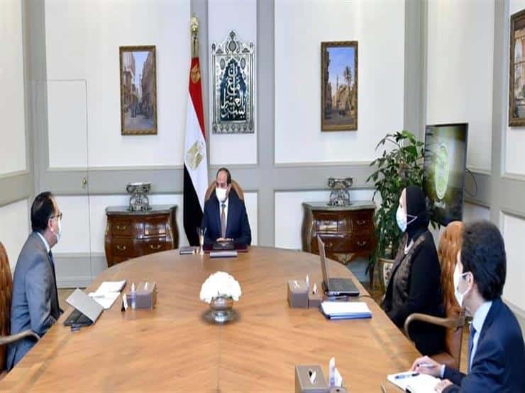 الرئيس عبد الفتاح السيسي يدعم إنشاء المجمعات الصناعية