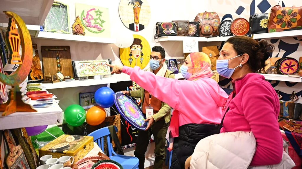 وزيرة التضامن الاجتماعي تشهد افتتاح معرض "ديارنا للحرف اليدوية"