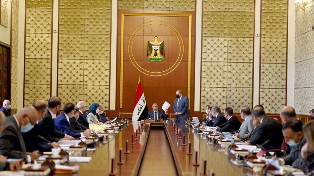 رئيس الوزراء العراقي يحث الوزراء على التكاتف من أجل تخطي الفوضى