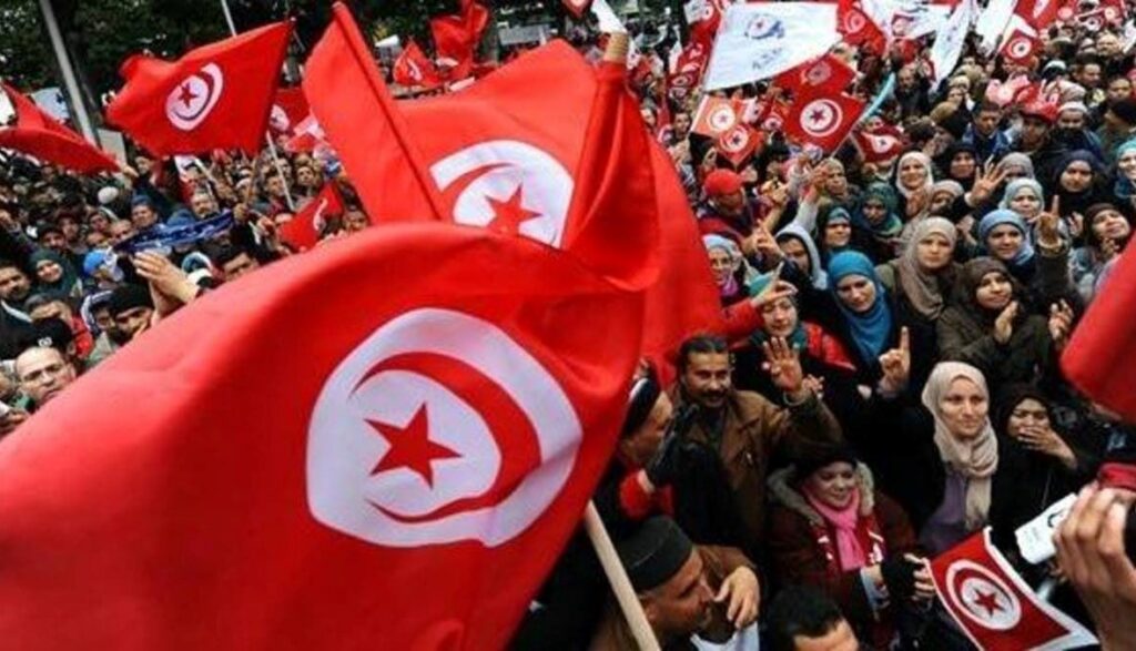 الرئيس التونسي يثر الجدل مجددا واحتجاجات بتونس على نظام الحكم