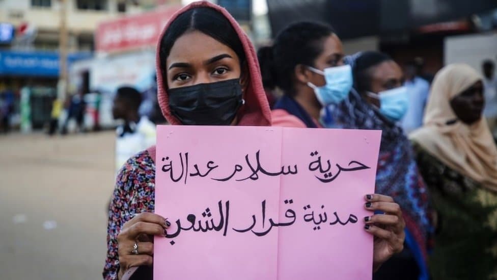 الانقلاب العسكري في السودان يثير غضب العديد من المواطنين واستمرار الاحتجاجات داخل البلاد