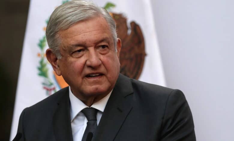 السفير الأمريكي في المكسيك يوضح جهود العمل على حل مشكلة المهاجرين إلى أمريكا