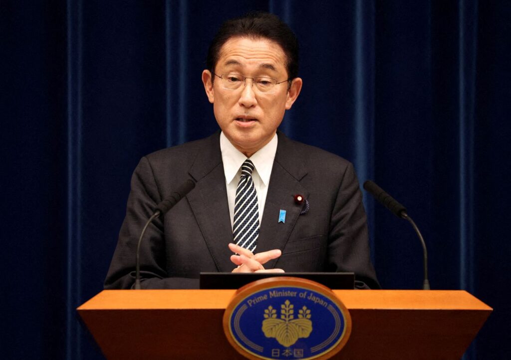 رئيس الوزراء الياباني يؤكد تعزيز العلاقات مع كوريا الجنوبية والولايات المتحدة