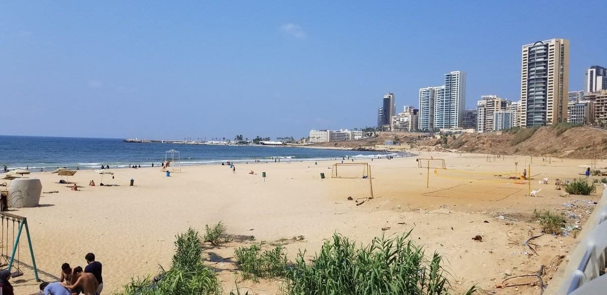  شاطئ الرملة البيضاء في بيروت_ مرجعي