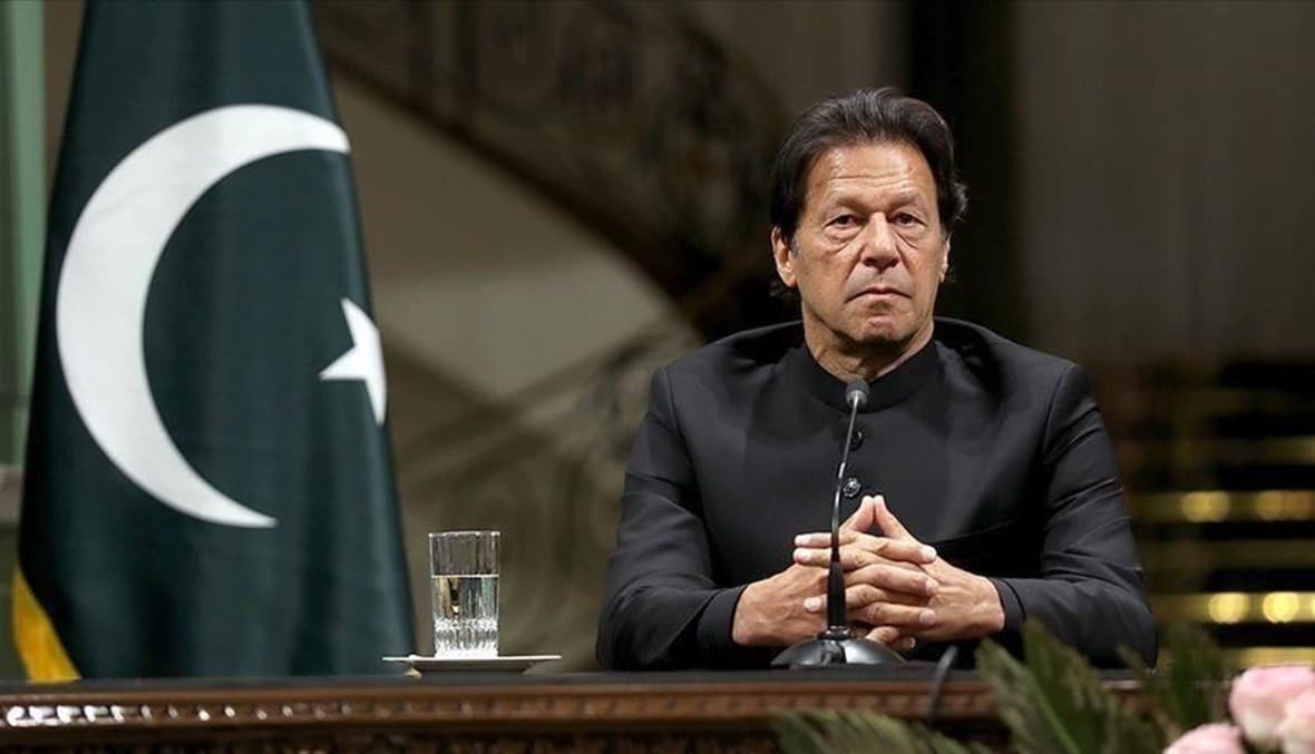 رئيس الوزراء الباكستاني يعقد إجتماع طارئ ووجود تأخير حول التصويت على عزله