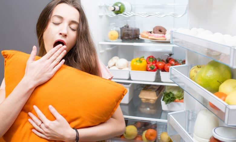 هل تؤثر الحمية الغذائية على النوم؟