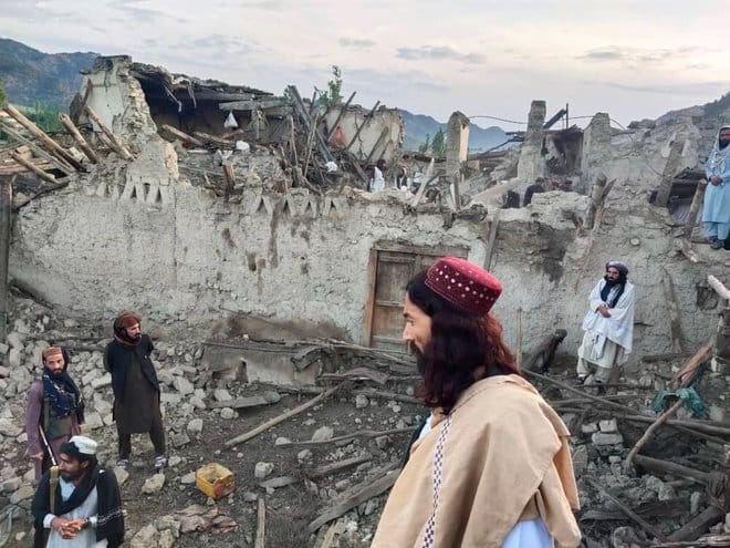 زلزال أفغانستان يتسبب بموت الكثير من الأسر