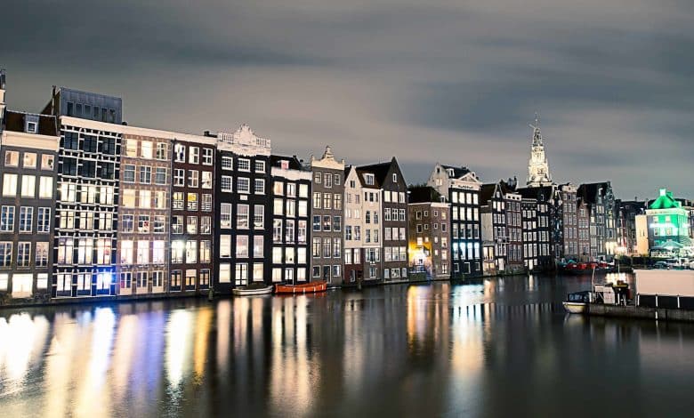 رحلتي إلي أمستردام